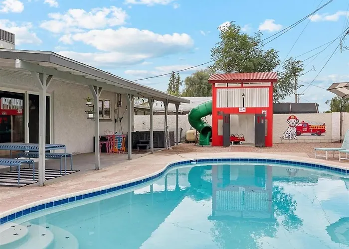 Family Escape With Pool And Fire-station Playhouse Holiday home Tempe