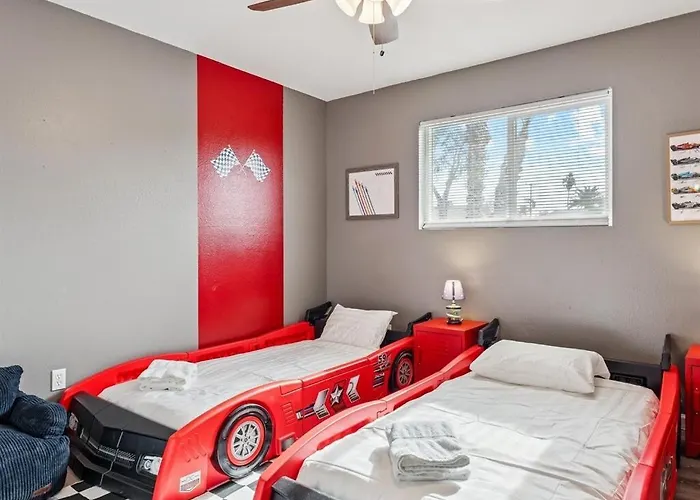 Family Escape With Pool And Fire-station Playhouse Holiday home Tempe