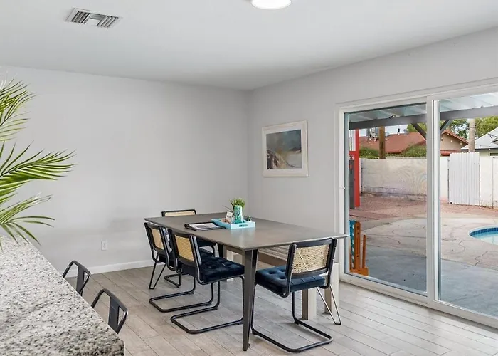 Family Escape With Pool And Fire-station Playhouse Holiday home *